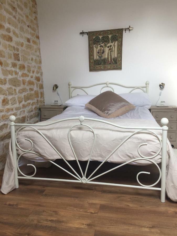 No 3 Route De Lingramiere Bed and Breakfast La Ferte-Mace Εξωτερικό φωτογραφία